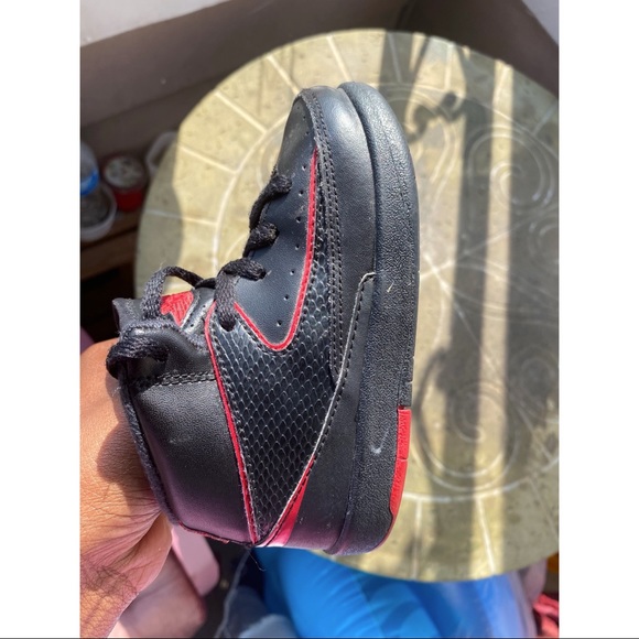 Nike Air Jordan’s Black Red Children’s Size 8C - Picture 2 of 7
